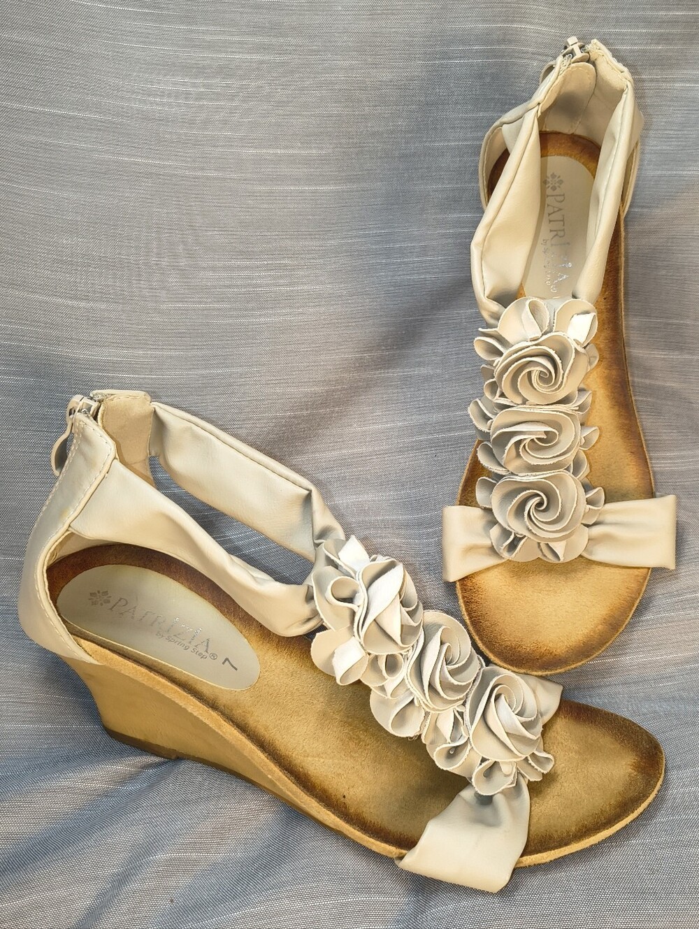 Patrizia Isabella Floral Wedge Sandals Taupe Beige Off White Women's 7 Shoes
